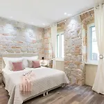 Adriatik Lux Teatro 2