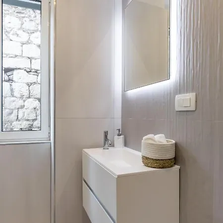 Apartment Adriatik Lux Teatro 2 Split