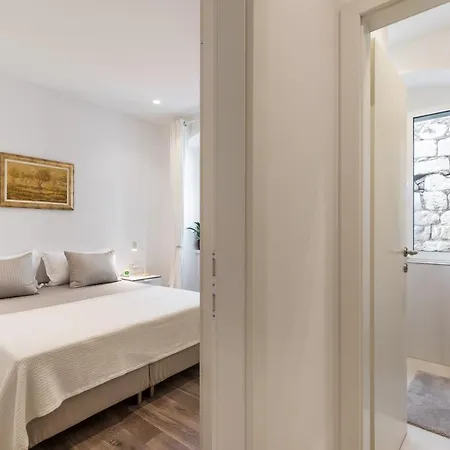 Adriatik Lux Teatro 2 Apartment *