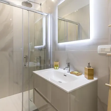 Adriatik Lux Teatro 2 *