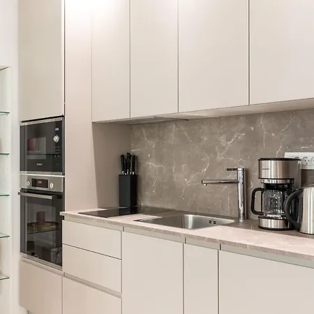 Apartamento Adriatik Lux Teatro 2 *