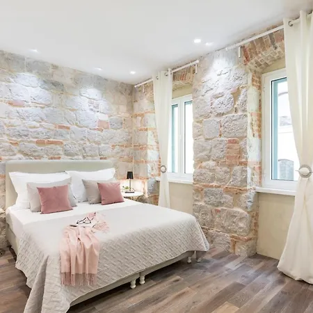 Adriatik Lux Teatro 2