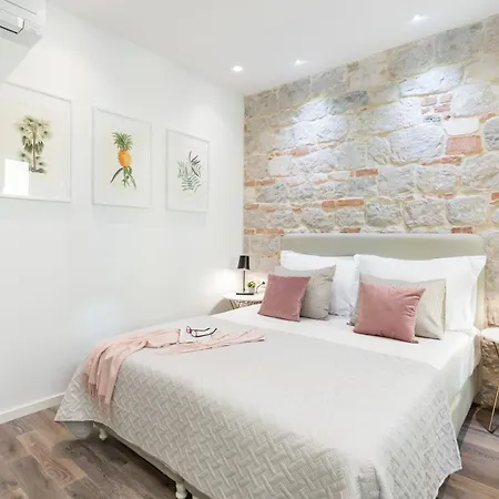 Adriatik Lux Teatro 2 *