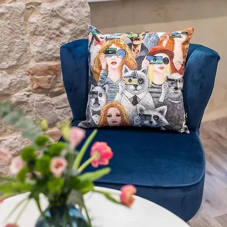 Adriatik Lux Teatro 2